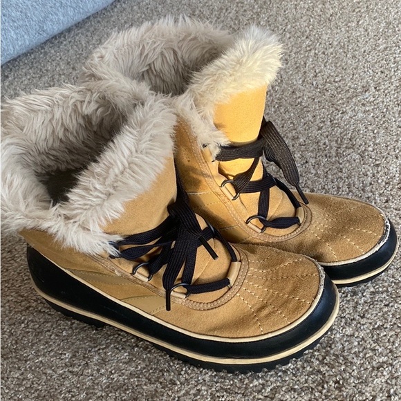 Sorel boots - Picture 7 of 7